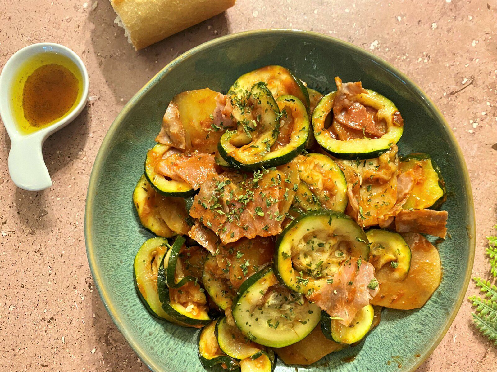 Salade de pommes de terre, courgette et bacon
