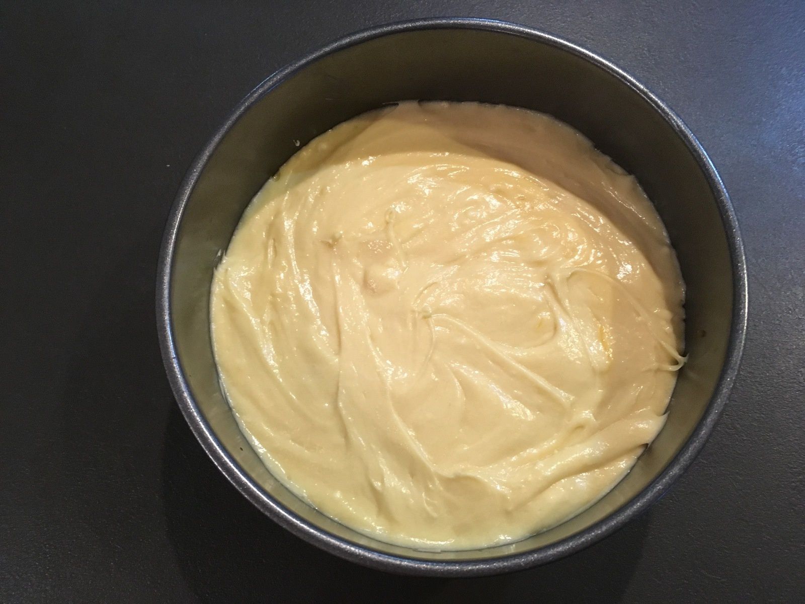 Quatre-quarts aux pêches