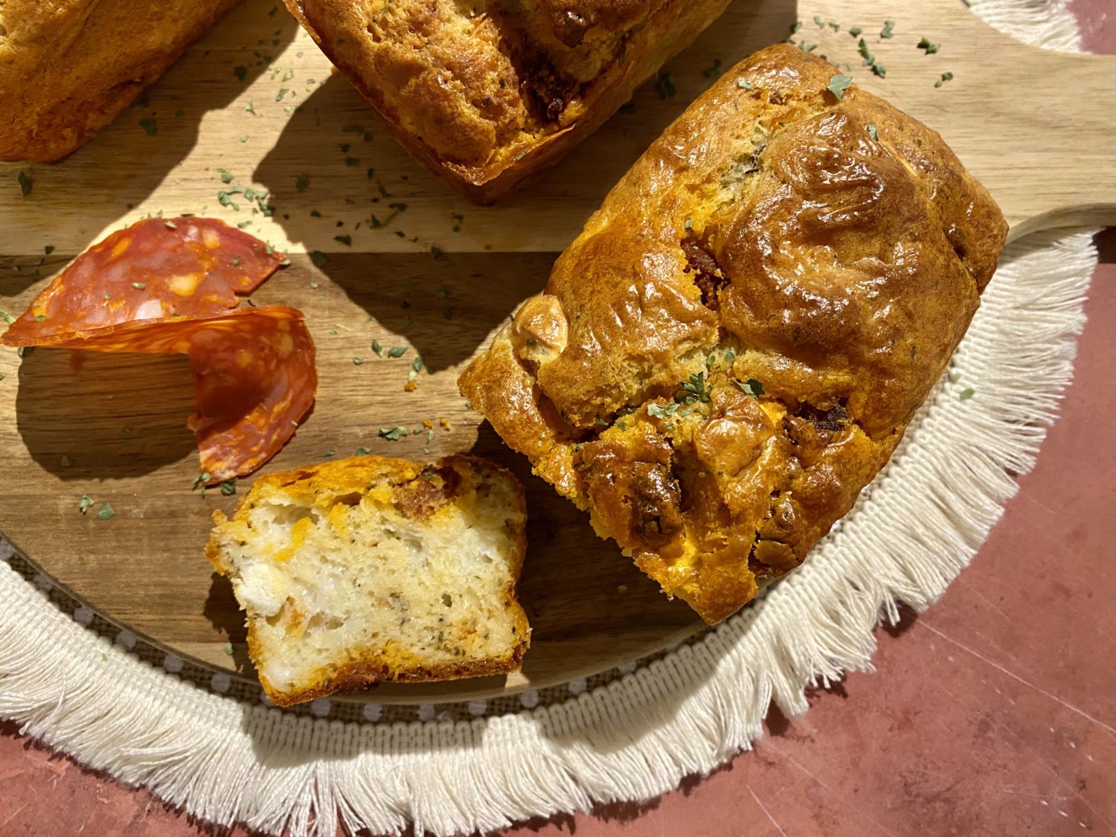 Petits cake au chèvre, chorizo et thym