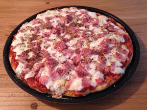 Pizza jambon-lardons