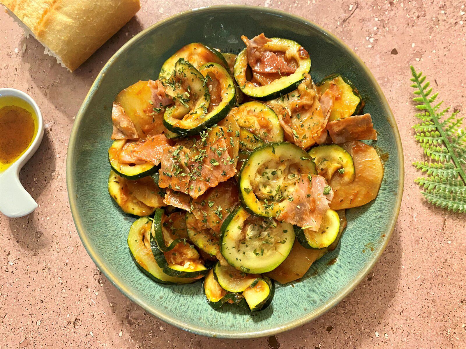 Salade de pommes de terre, courgette et bacon