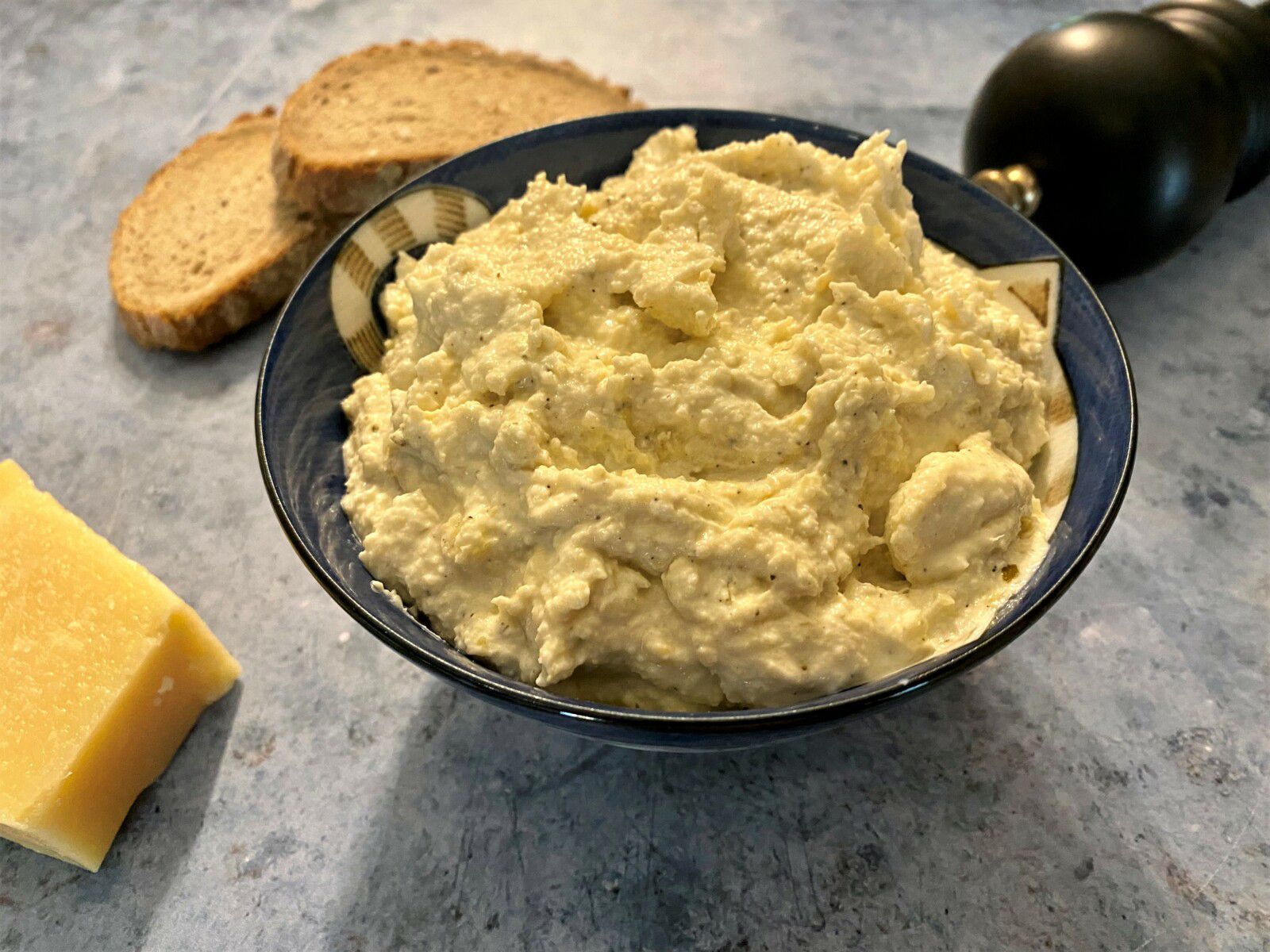 Dip d'artichauts au parmesan
