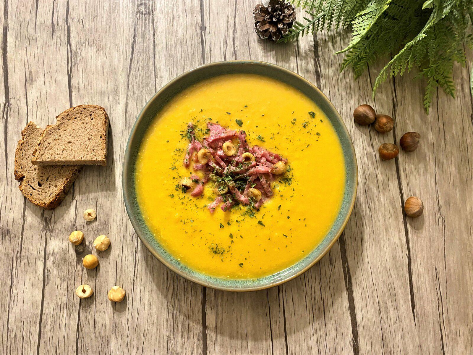 Velouté de butternut et poireaux aux lardons