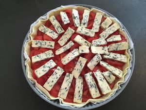 Tarte fine à la tomate et à la fourme d'Ambert