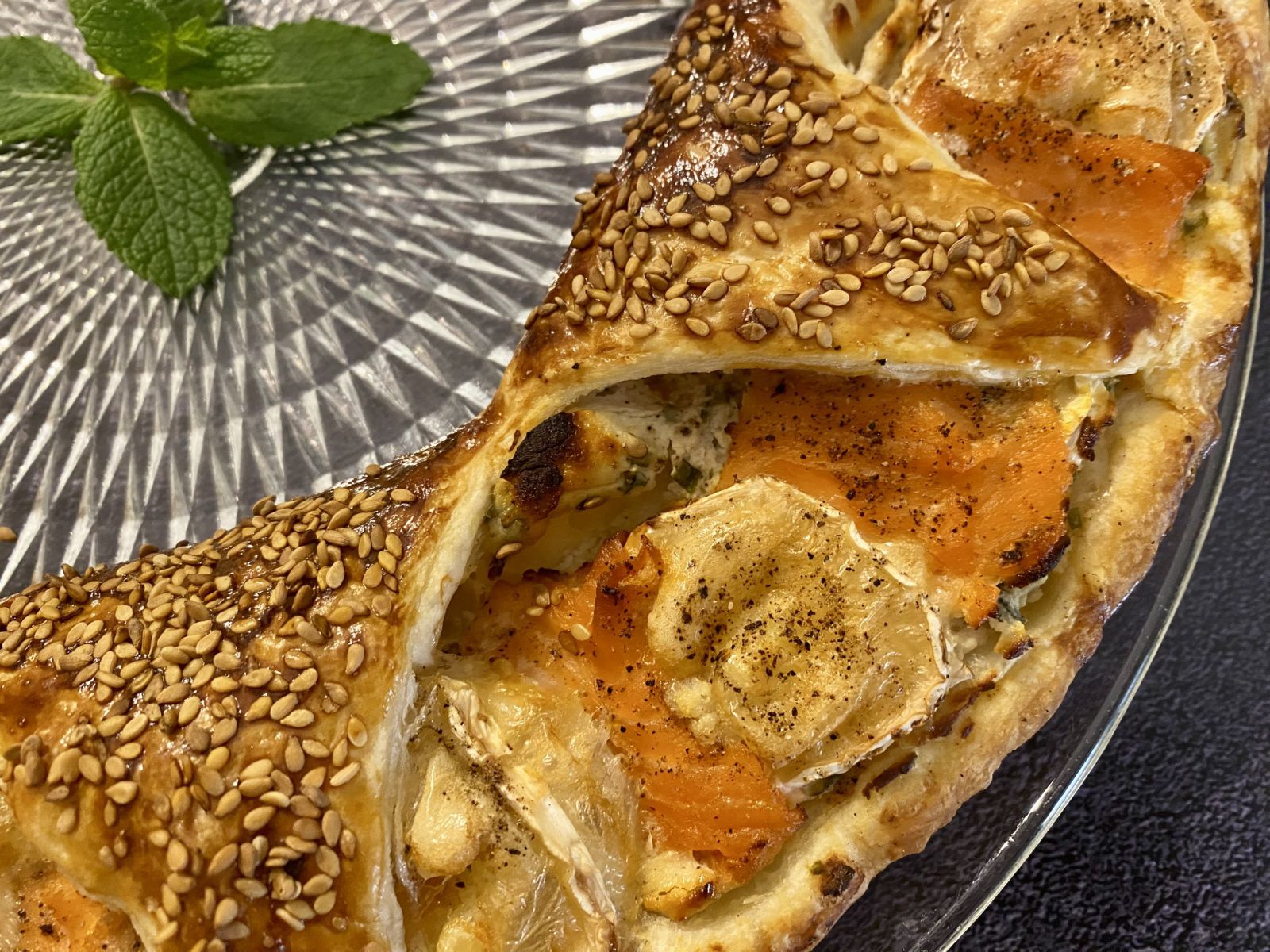 Couronne feuilletée au chèvre et au saumon fumé