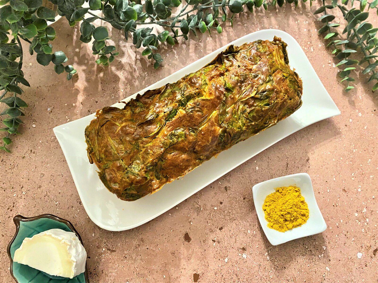 Cake aux épinards, chèvre et curry