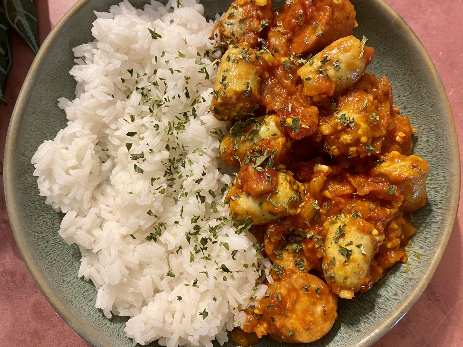 Rougail de saucisses réunionnais
