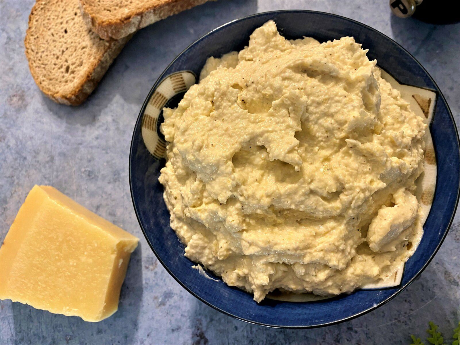 Dip d'artichauts au parmesan