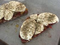 Bruschetta aux poivrons grillés et mozzarella