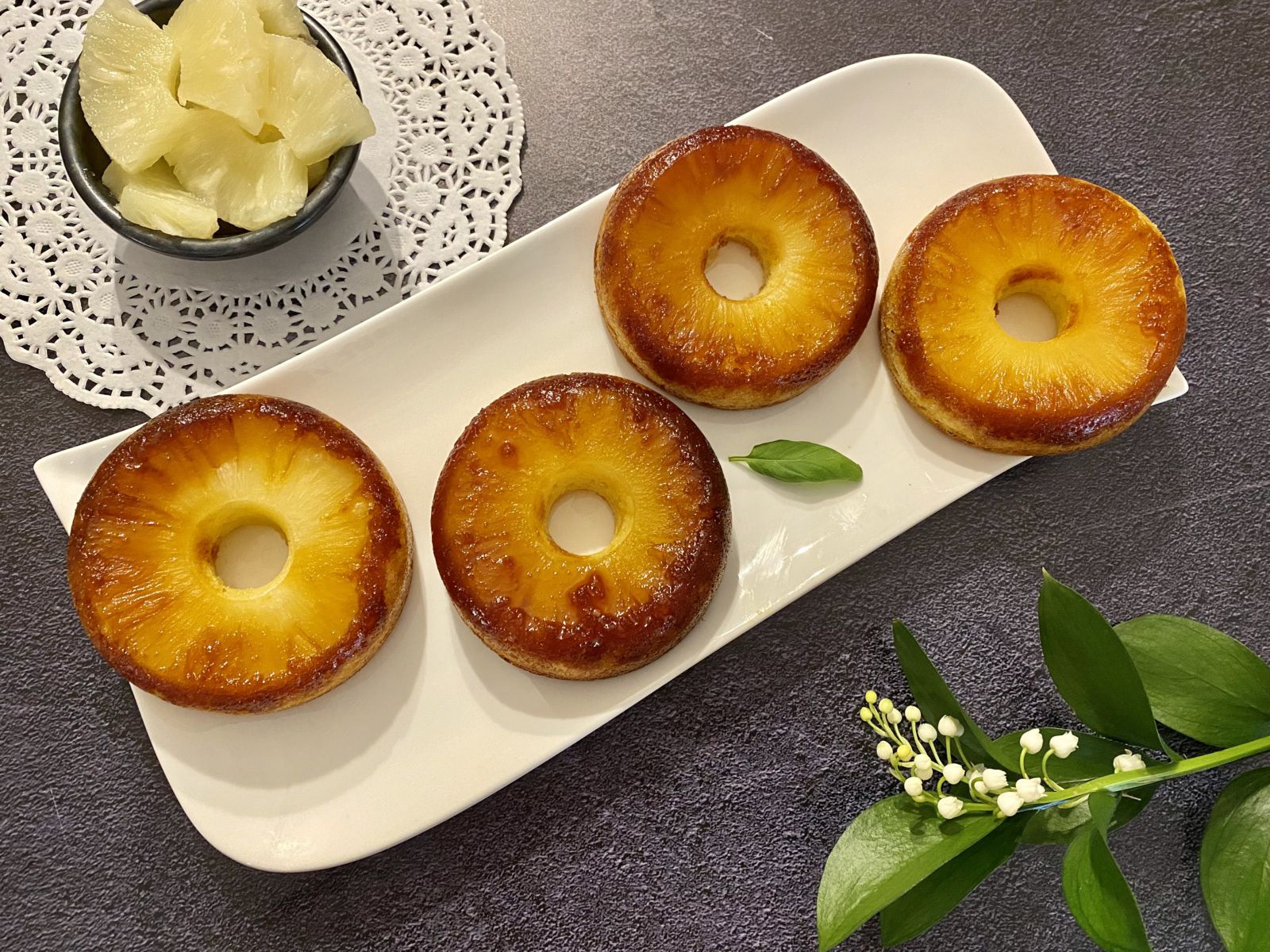 Gâteaux individuels à l'ananas