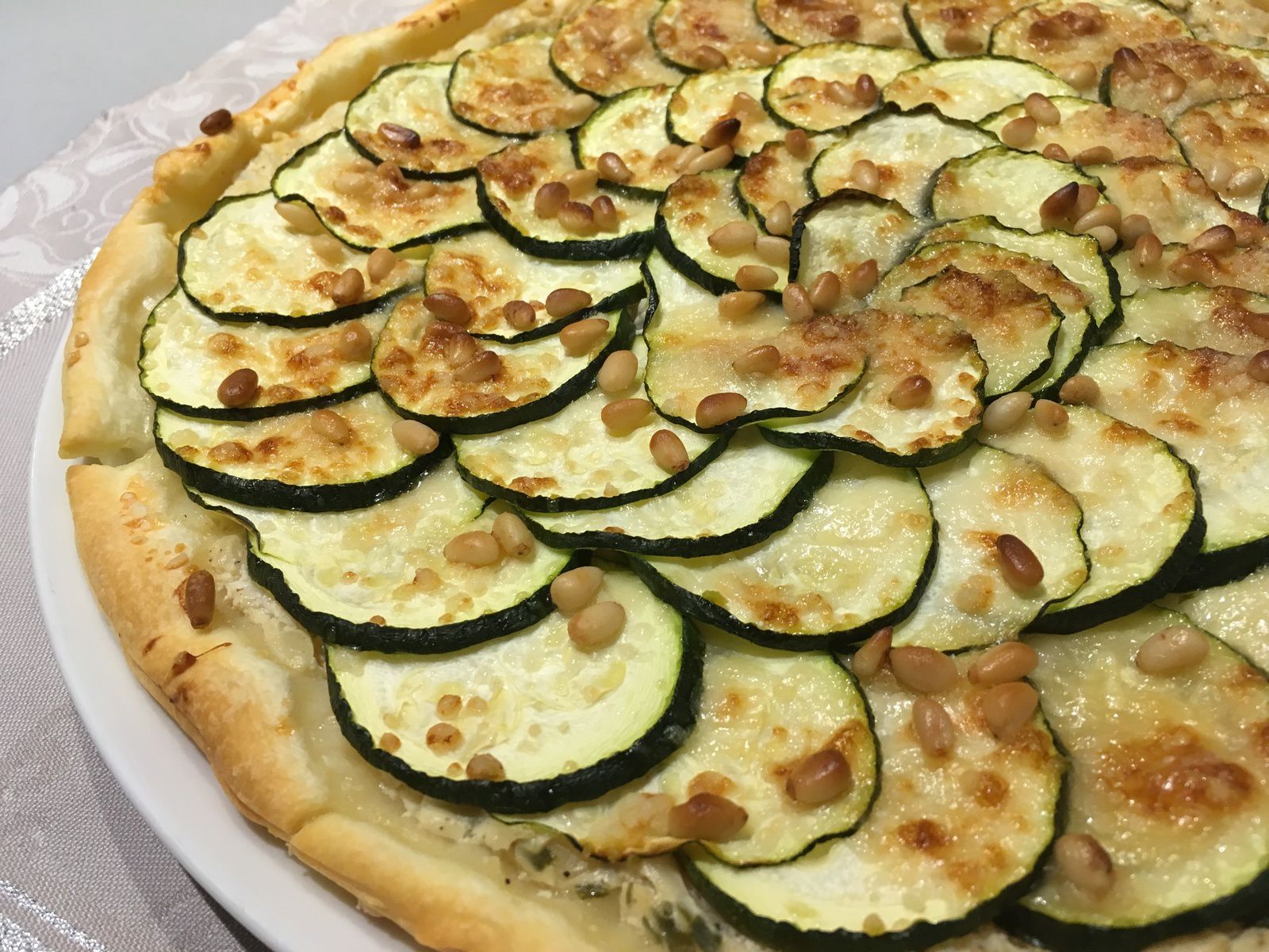 Tarte fine aux courgettes et au parmesan