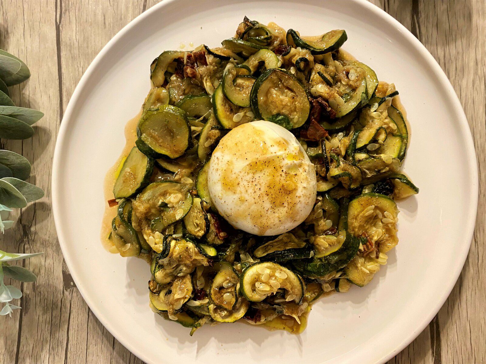 Salade de courgettes grillées et burrata