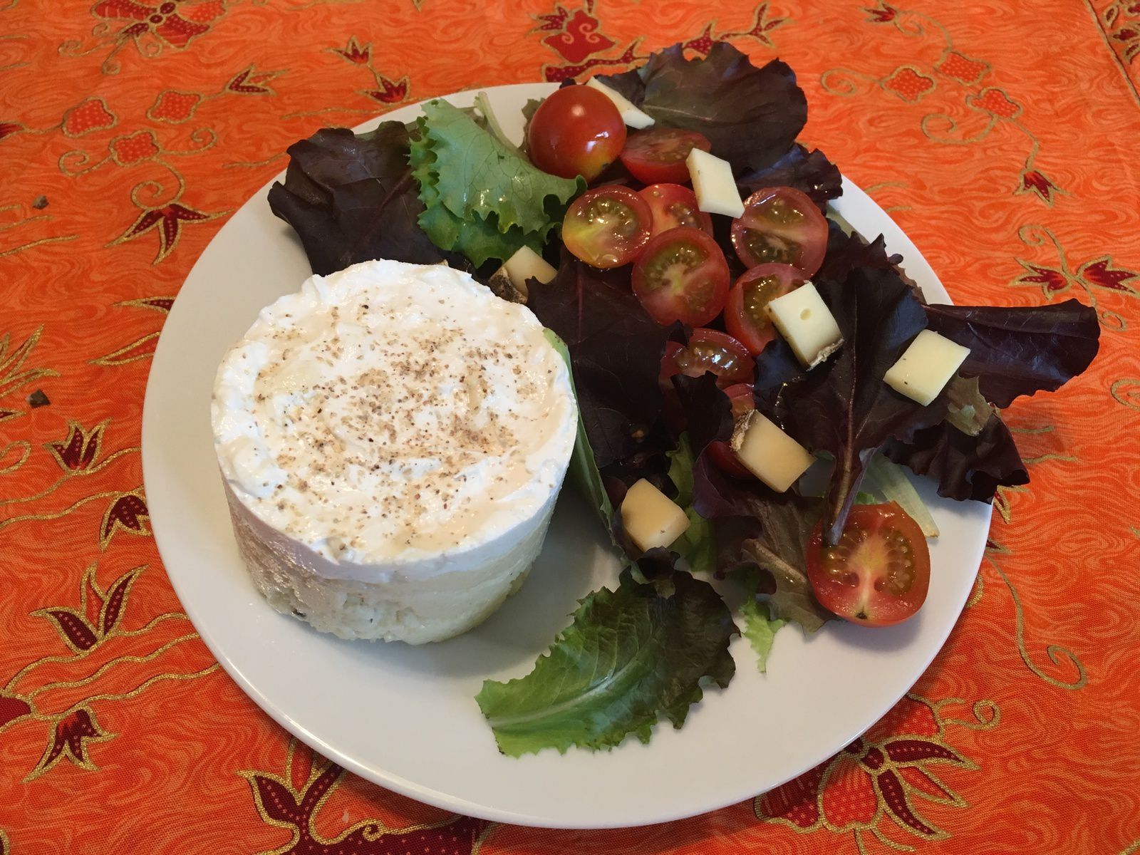 Cercle de polenta au chèvre et à la menthe