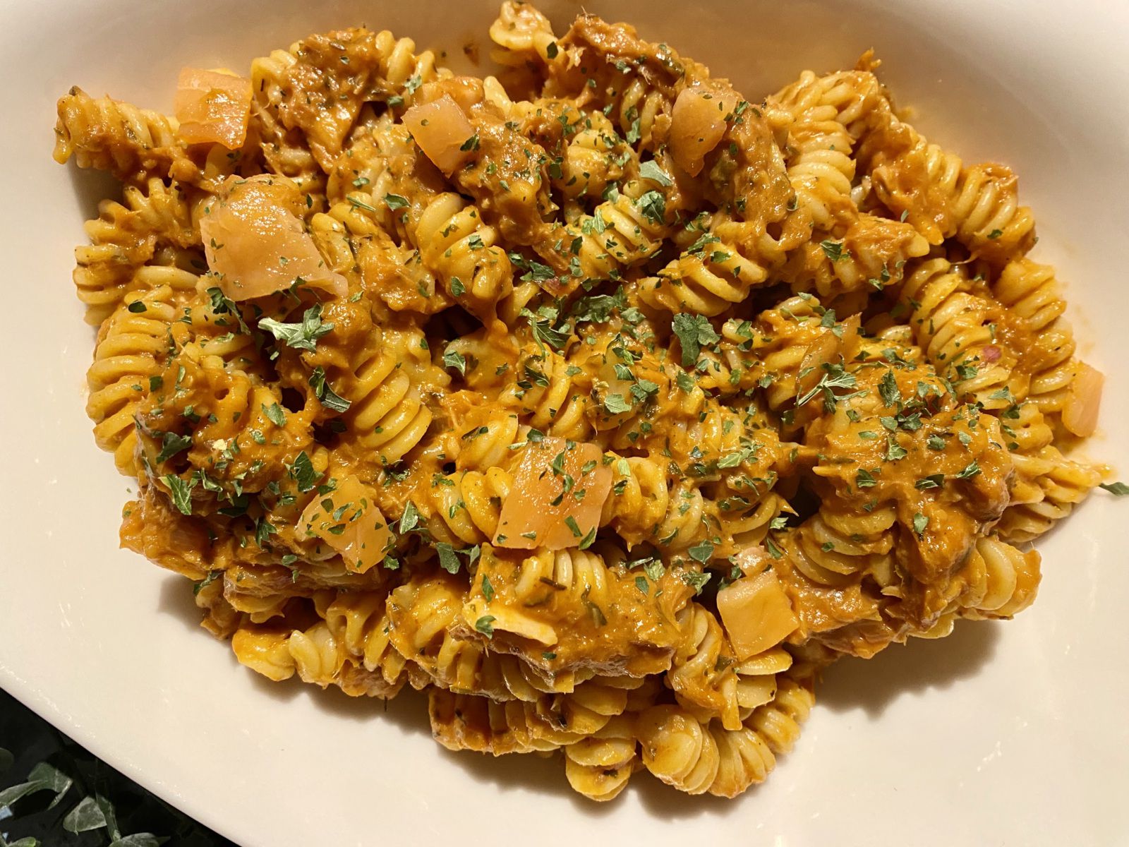 Pâtes à la crème de saumon fumé et tomate