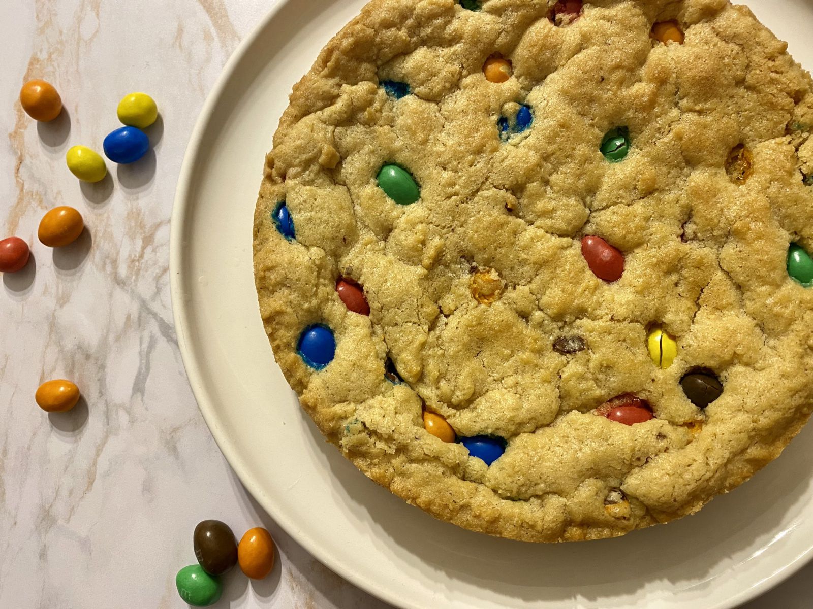 Cookie géant aux M&amp;M's