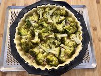Tarte au brocoli, dinde et citron confit