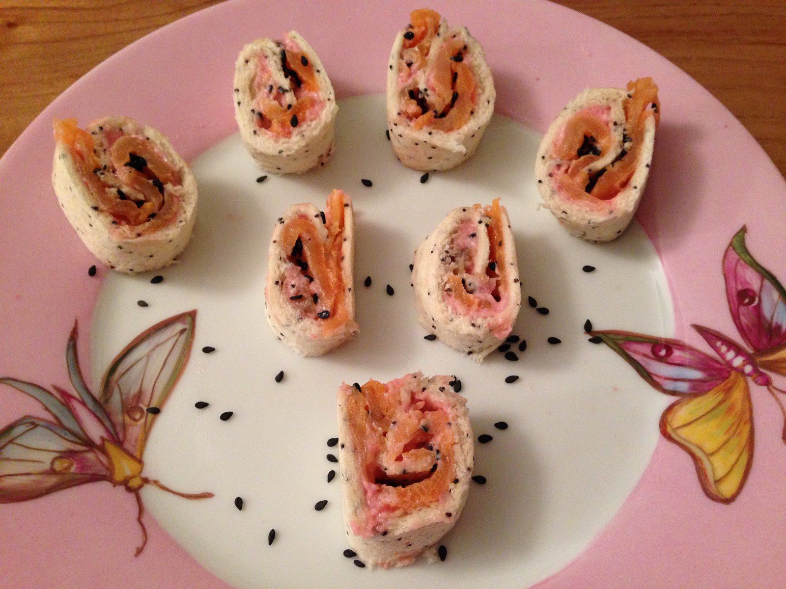 Mini bûches tarama et sésame noir
