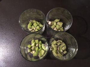 Mousse au chocolat blanc et coulis de kiwi