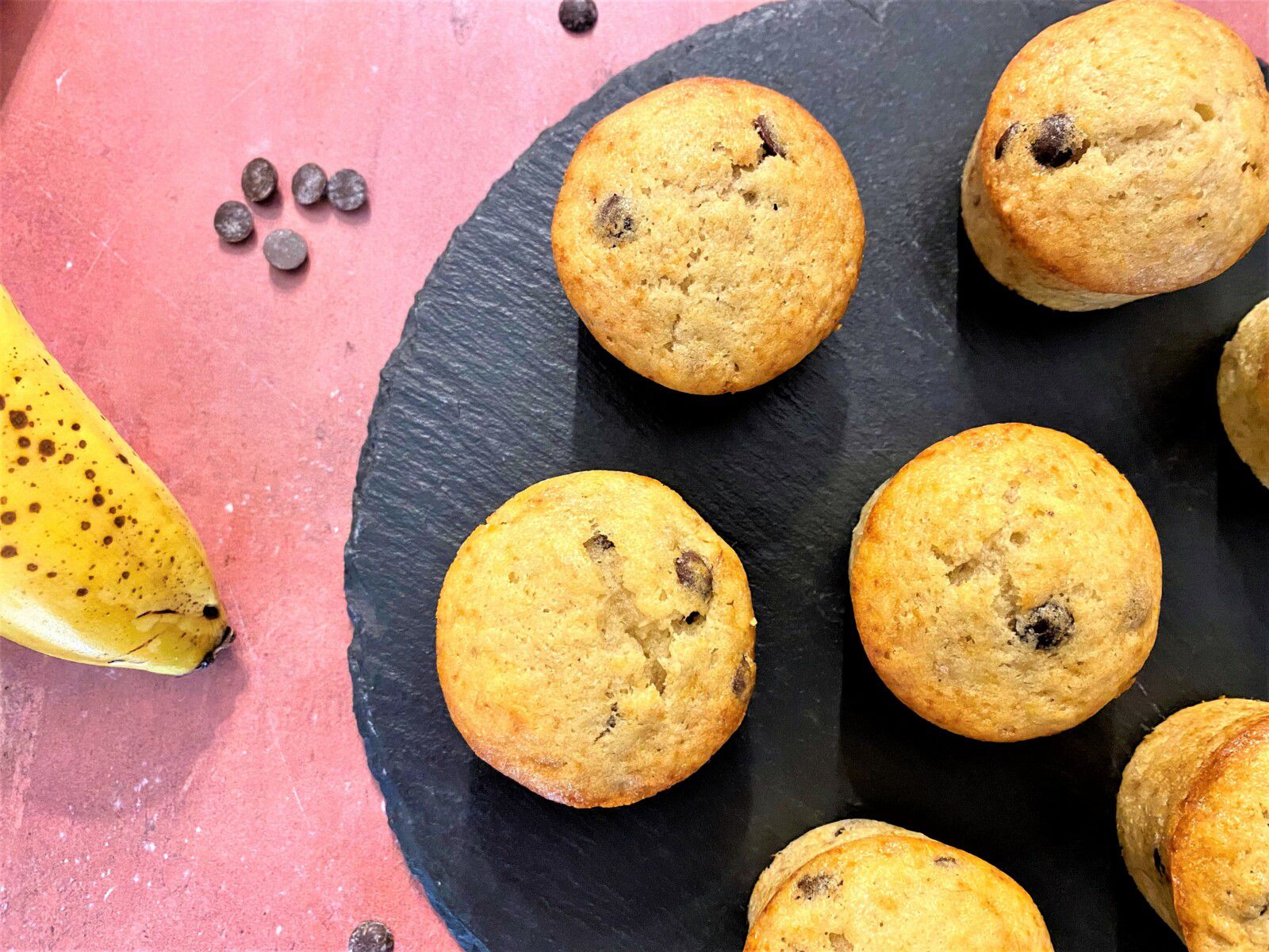 Mini muffins à la banane et aux pépites de chocolat