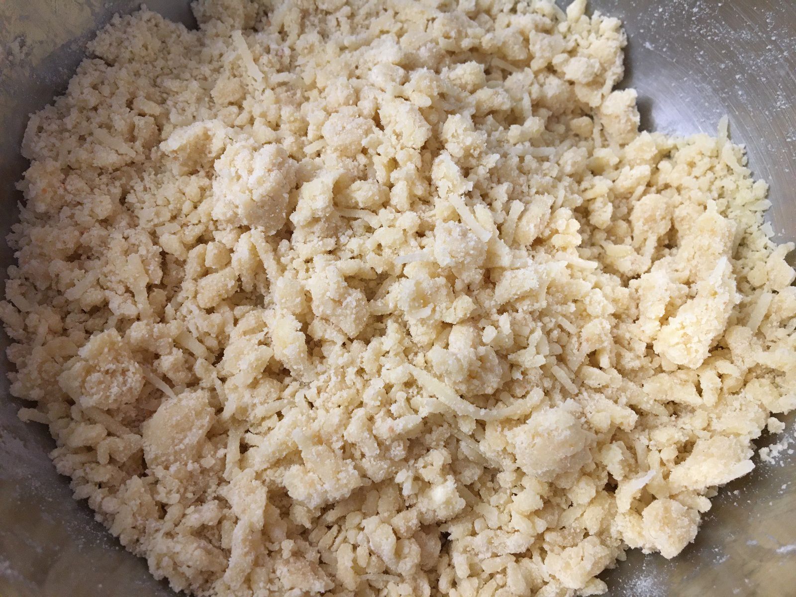 Crumble de courgette et poulet au gorgonzola