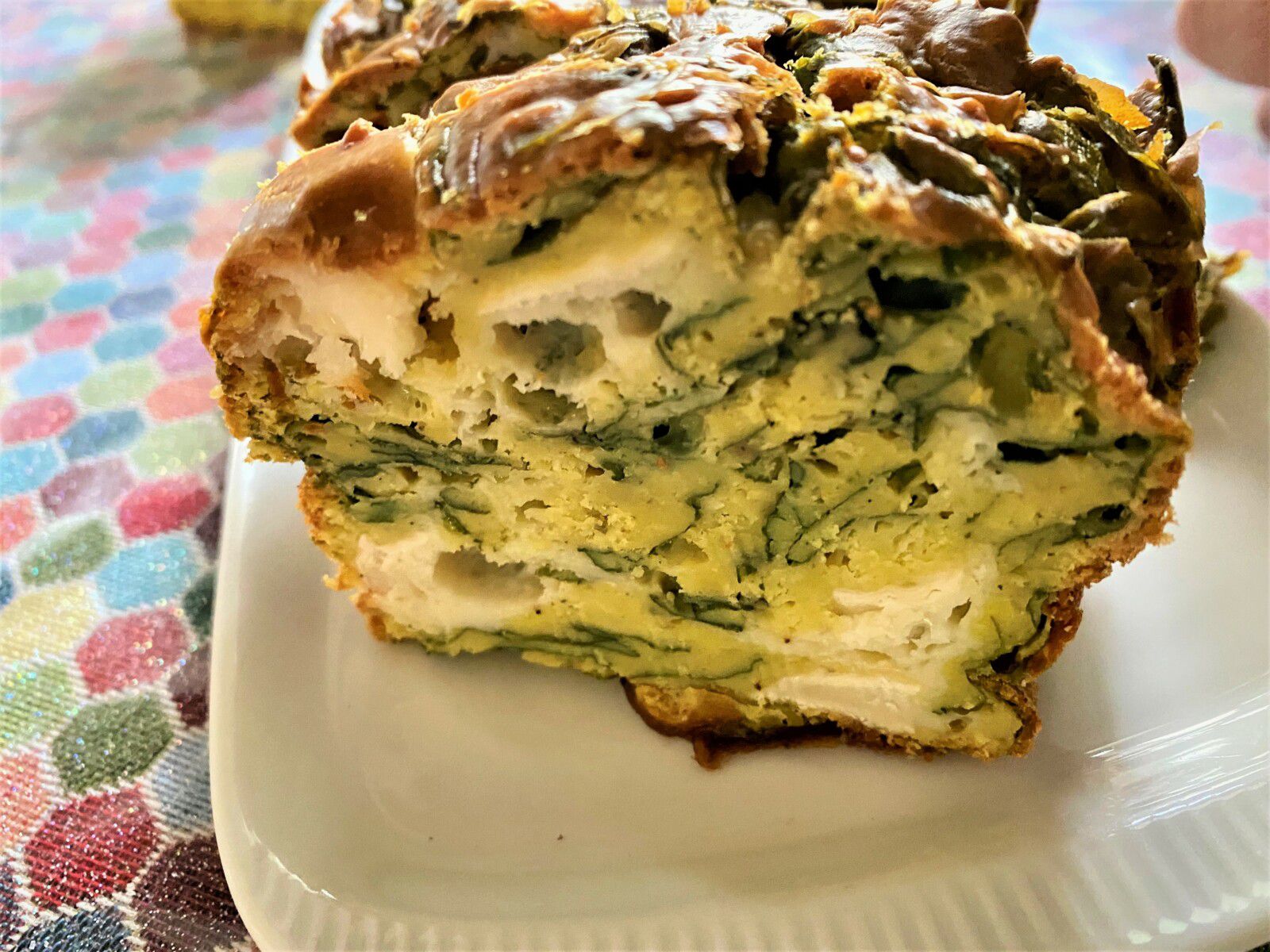 Cake aux épinards, chèvre et curry