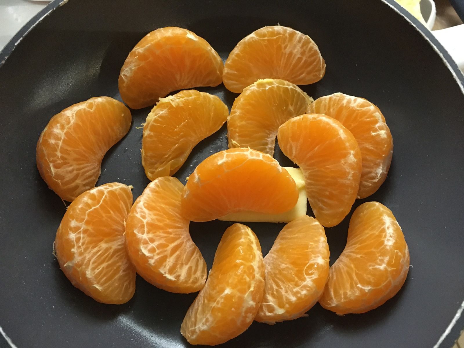  Saint-Jacques poêlées aux clémentines rôties