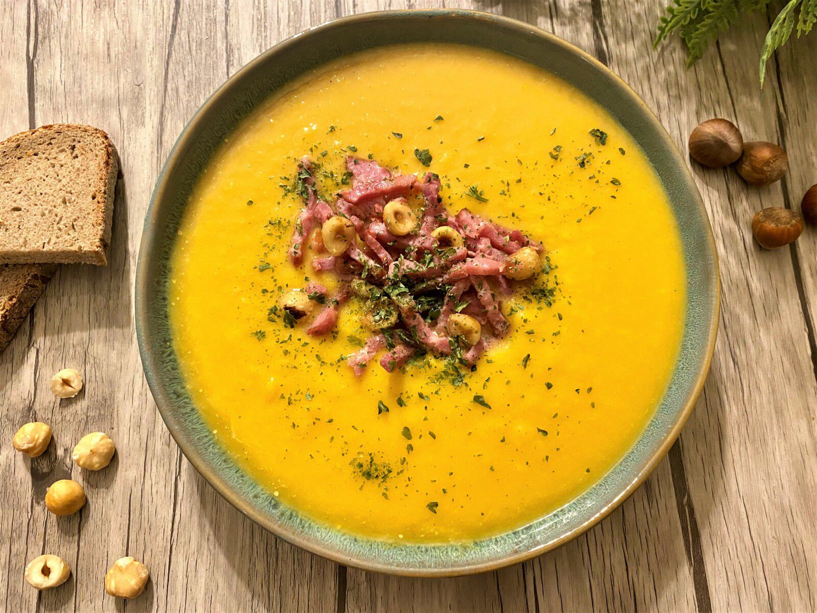 Velouté de butternut et poireaux aux lardons