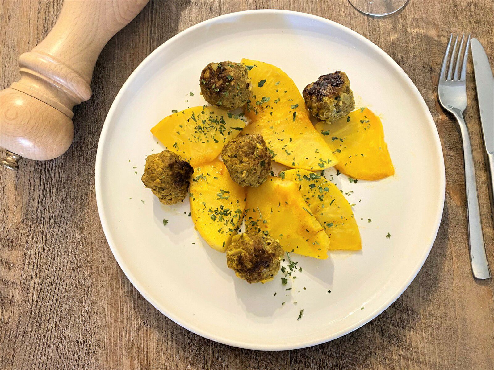Boulettes de bœuf au citron et au céleri de Yotam Ottolenghi