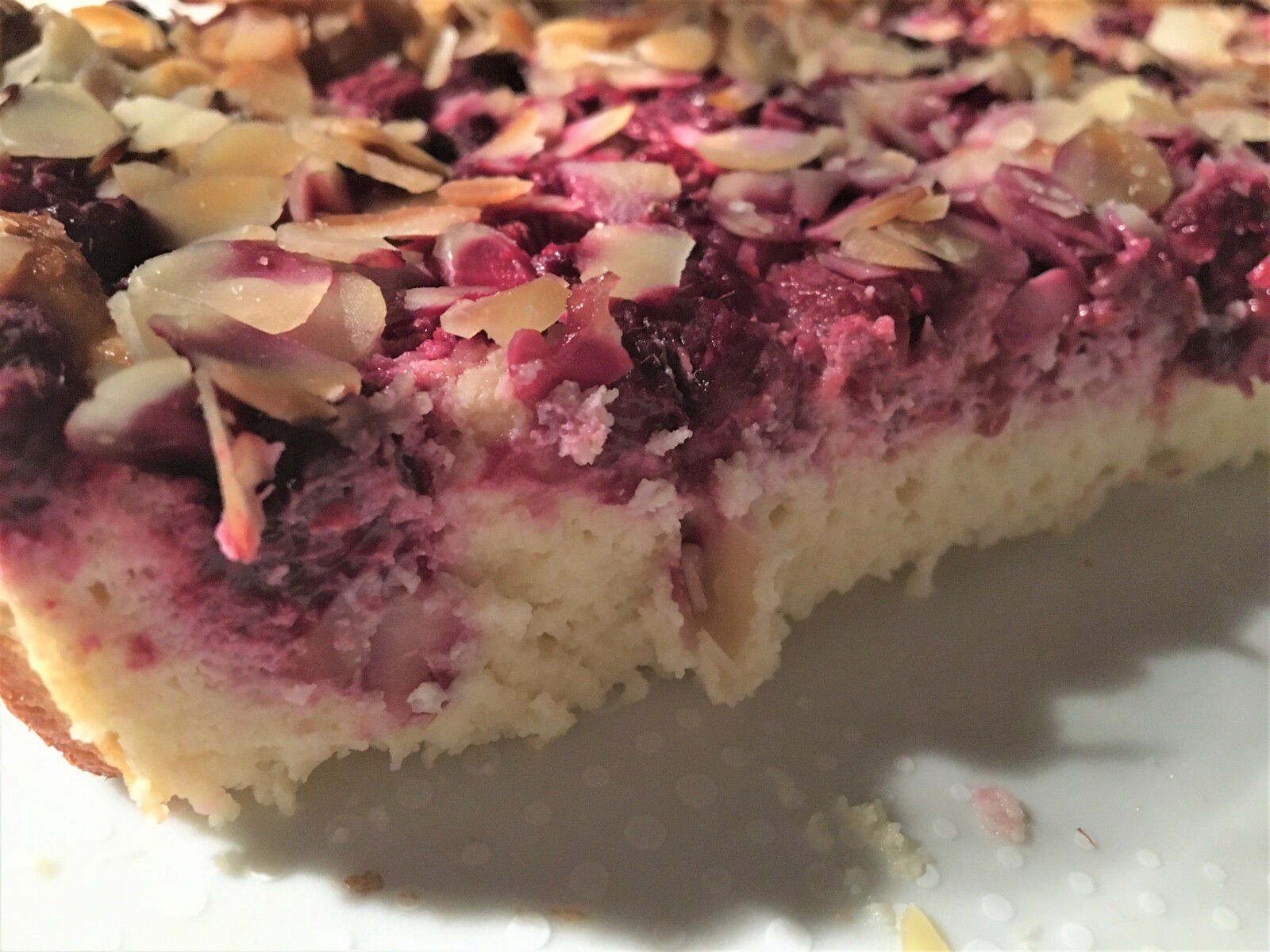 Fondant à la ricotta, amandes et framboises