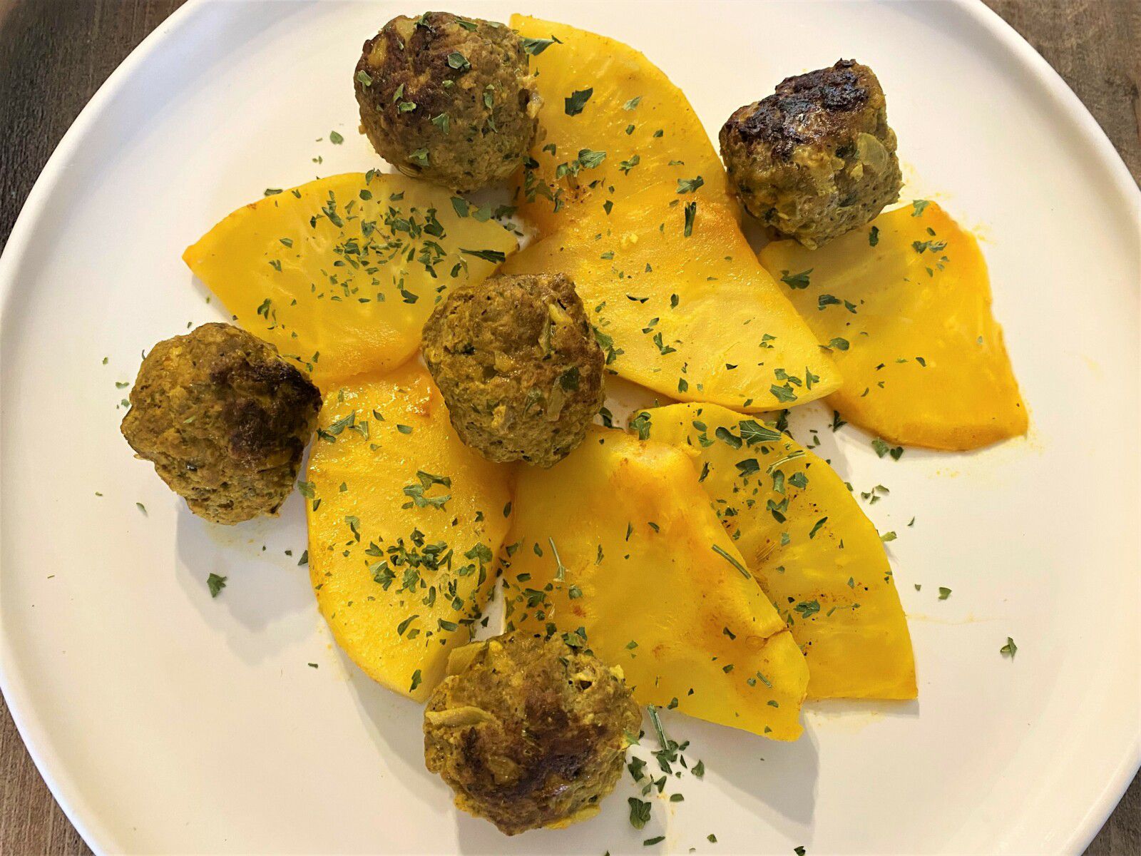 Boulettes de bœuf au citron et au céleri de Yotam Ottolenghi