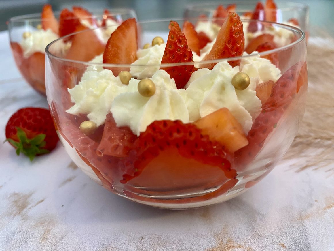 Verrine fraises et crème mascarpone citronnée''