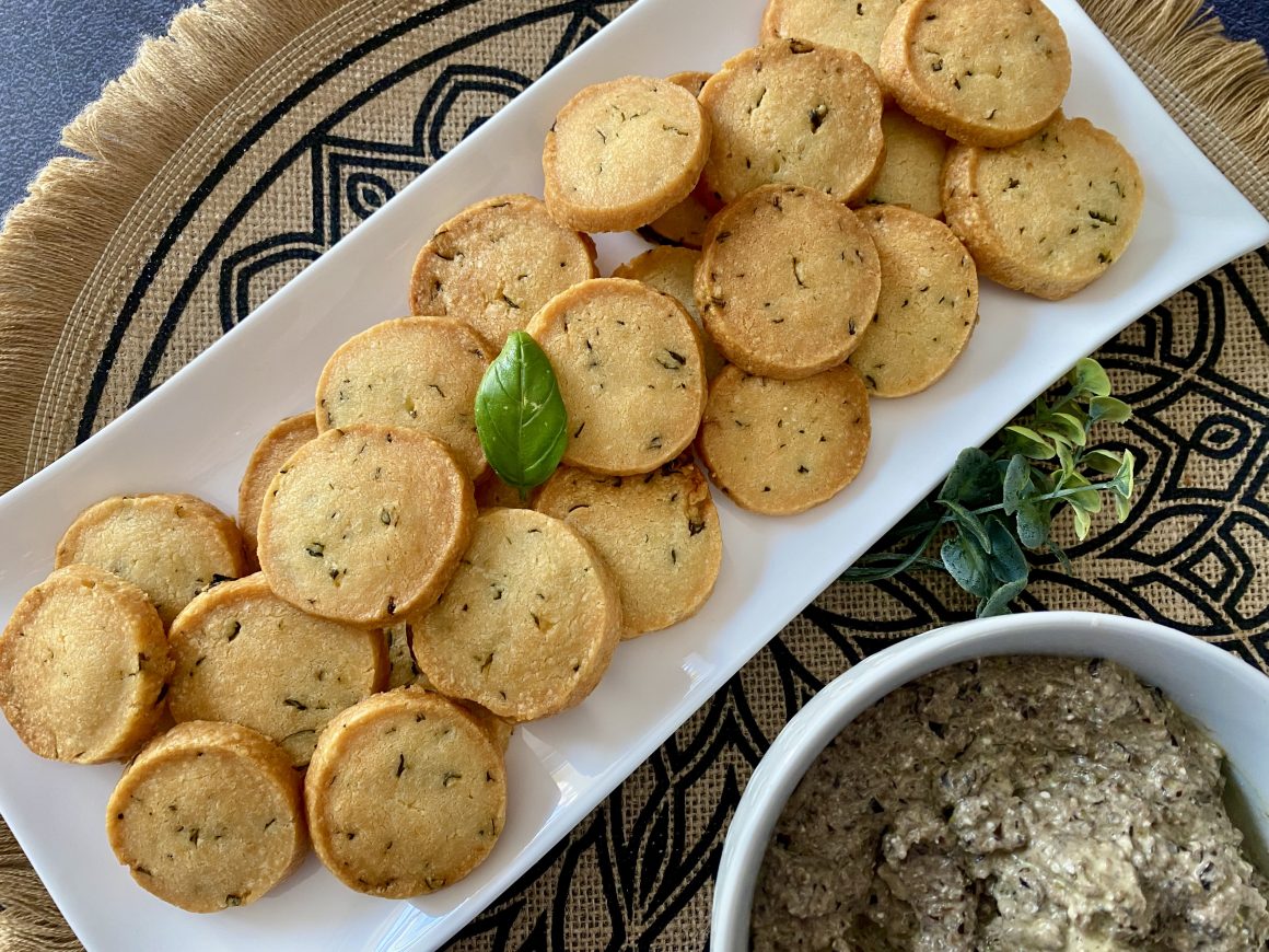 Sablés au parmesan et crème d'olives'''