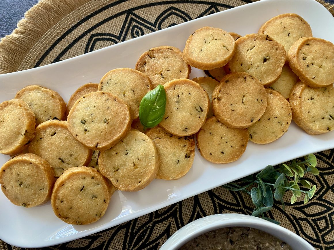 Sablés au parmesan et crème d'olives'